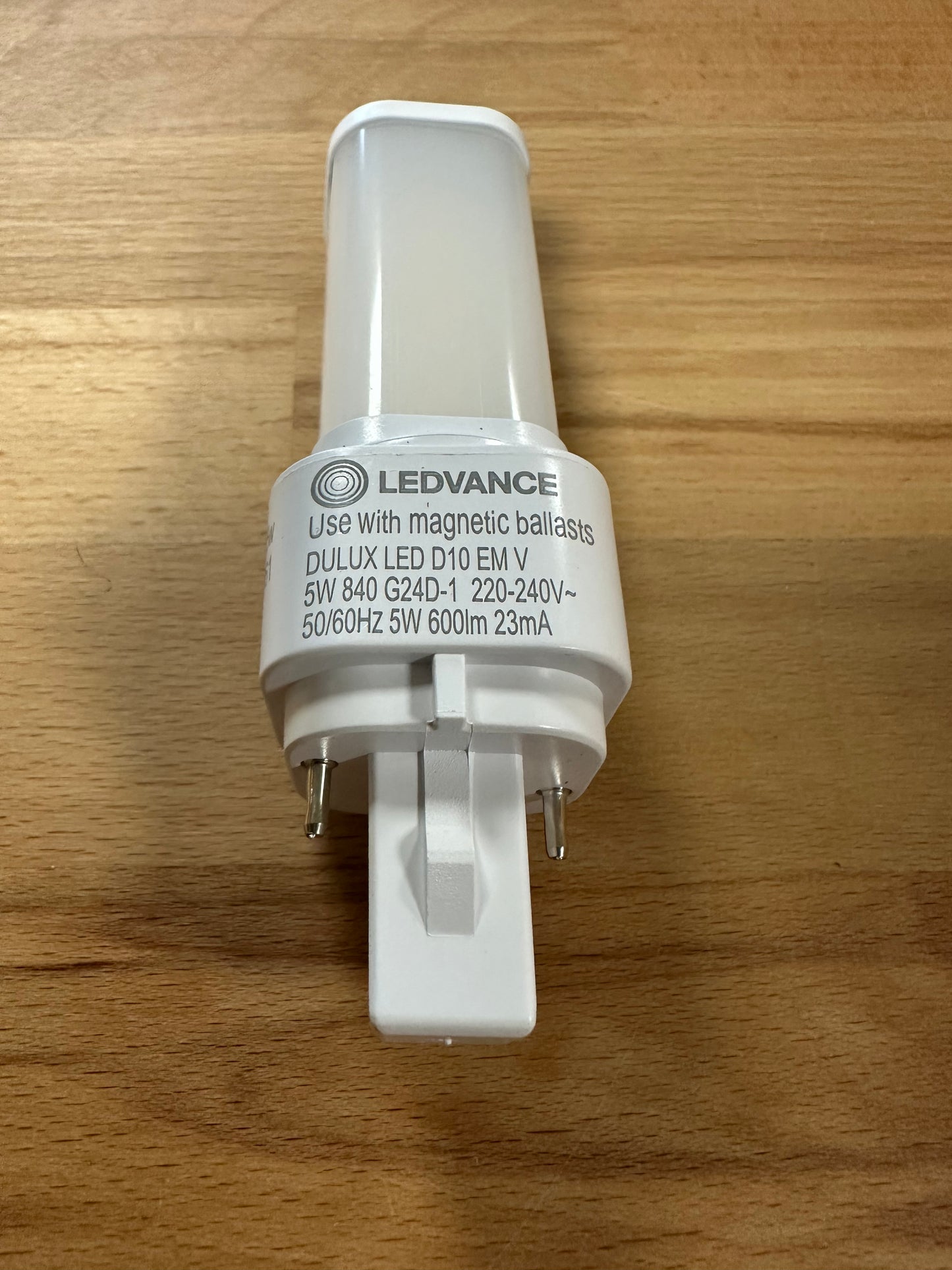 4058075823075 = DULUX LED D10 EM & AC MAINS VALUE 5W 840 G24d-1 600lm - LED Retro