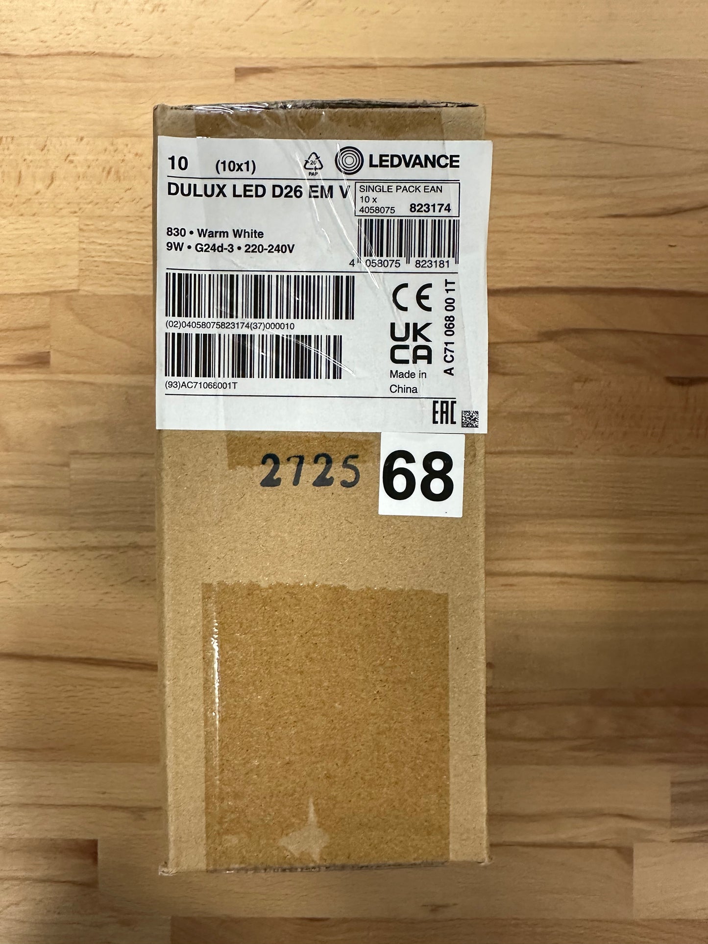 4058075823174 = DULUX LED D26 EM & AC MAINS VALUE 9W 830 G24d-3 990lm - LED Retro