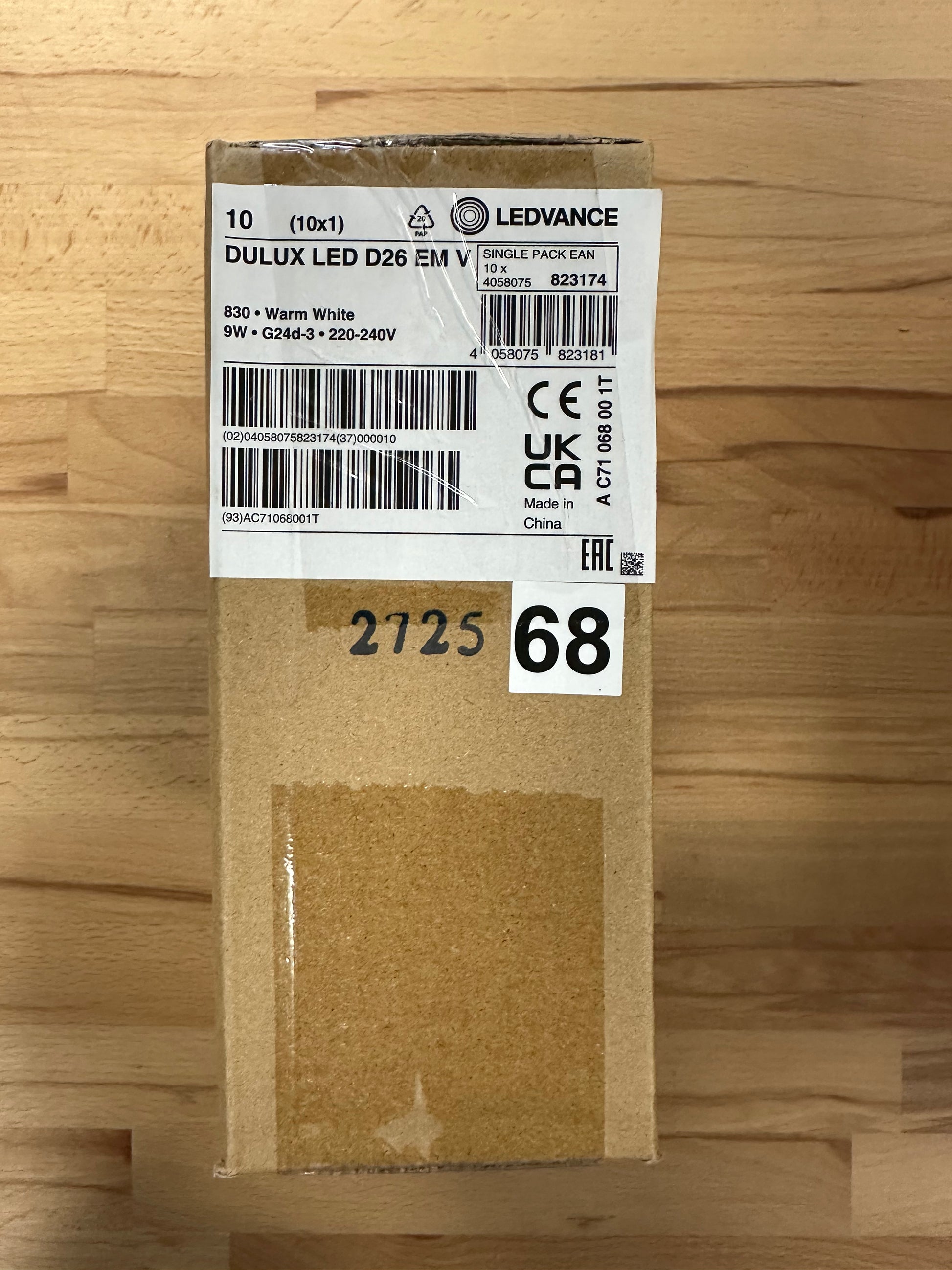 4058075823174 = DULUX LED D26 EM & AC MAINS VALUE 9W 830 G24d-3 990lm - LED Retro