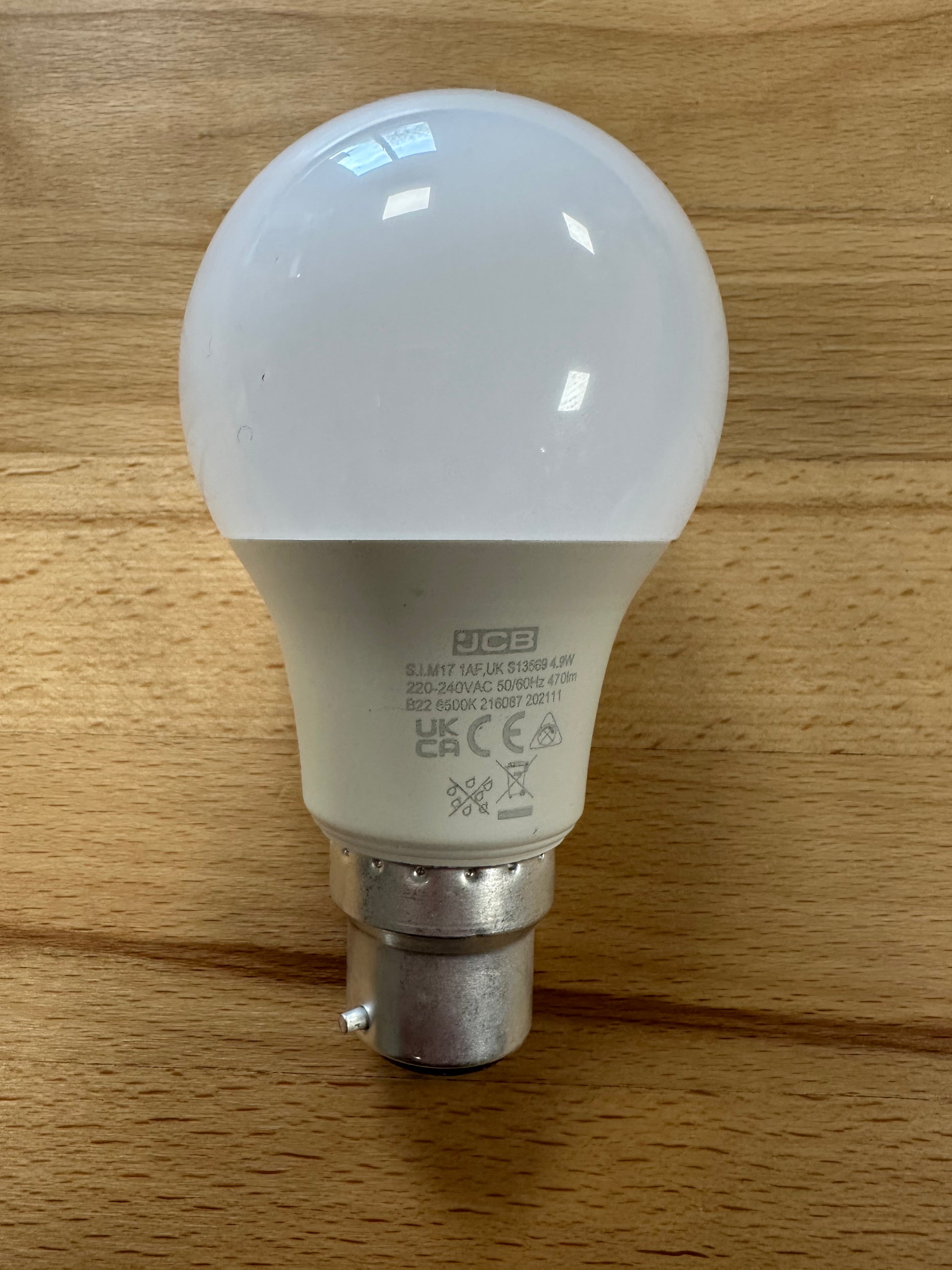 S13569 JCB 6W LED GLS 520LM OPAL BC (B22) Daylight - Pack of 1 - LED Retro